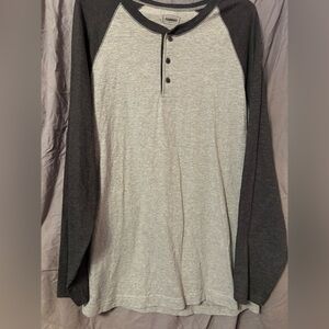 Foundry men’s size 3XLT jersey.